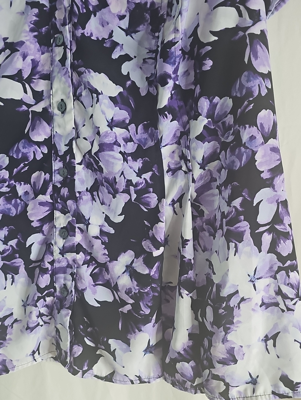 croft & barrow Purple and White Floral Button-Front Women's Top - Picture 5 of 7